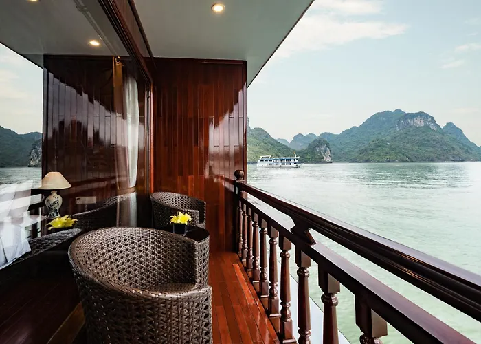 Botel Aqua Of The Seas Cruise 5*