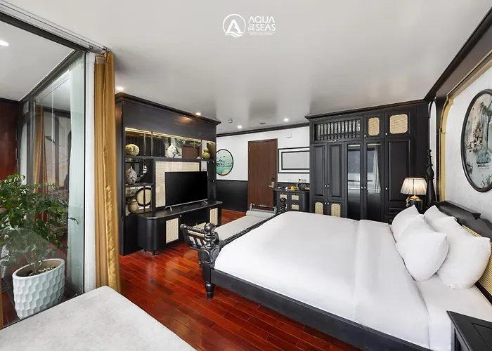 Botel Aqua Of The Seas Cruise 5*