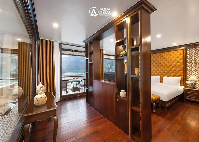Botel Aqua Of The Seas Cruise Hạ Long