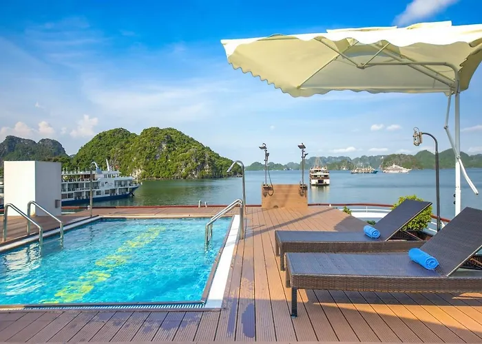 Botel Aqua Of The Seas Cruise Ha Long