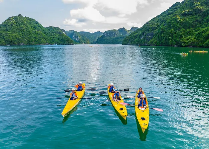 Botel Aqua Of The Seas Cruise Ha Long